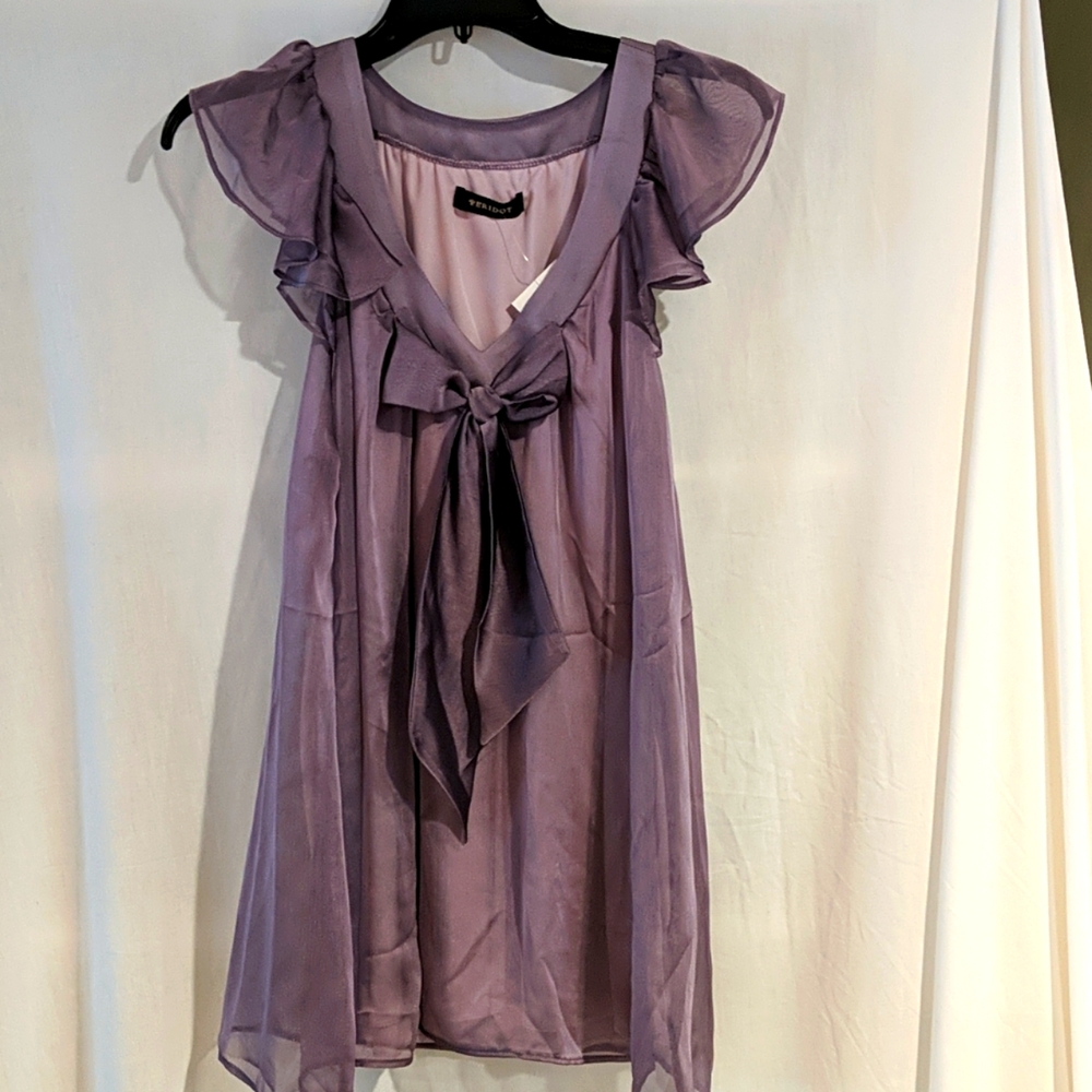 NWT Peridot women's L top